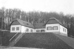 Az-1941.-oktober-2-an-felavatott-es-atadott-MAORT-kulturhaz.-MOGIM-gyujtemenye