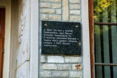 Emlektabla-2